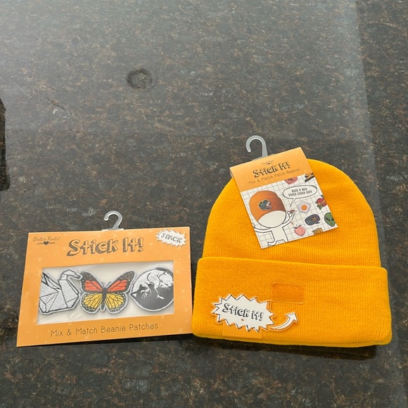 New… Hat set - Picture 1 of 3